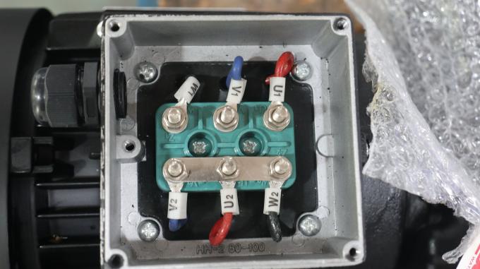 50Hz 60Hz Waterproof 0.09kw 0.12Hp Empat kutub Asynchronous Electric Motor 380V 1500RPM Tiga fase tertutup 220V AC Tegangan 3