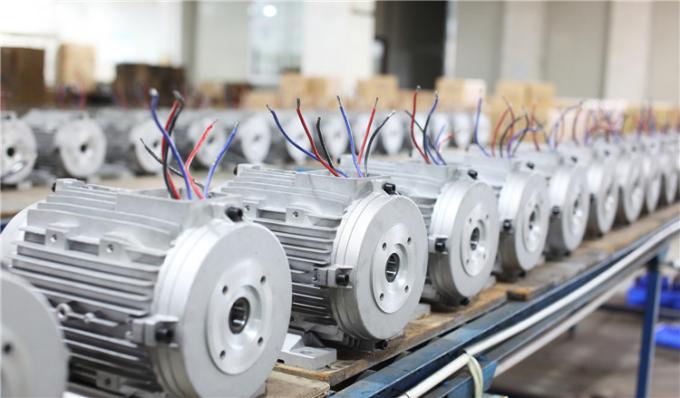 50Hz 60Hz Waterproof 0.09kw 0.12Hp Empat kutub Asynchronous Electric Motor 380V 1500RPM Tiga fase tertutup 220V AC Tegangan 9